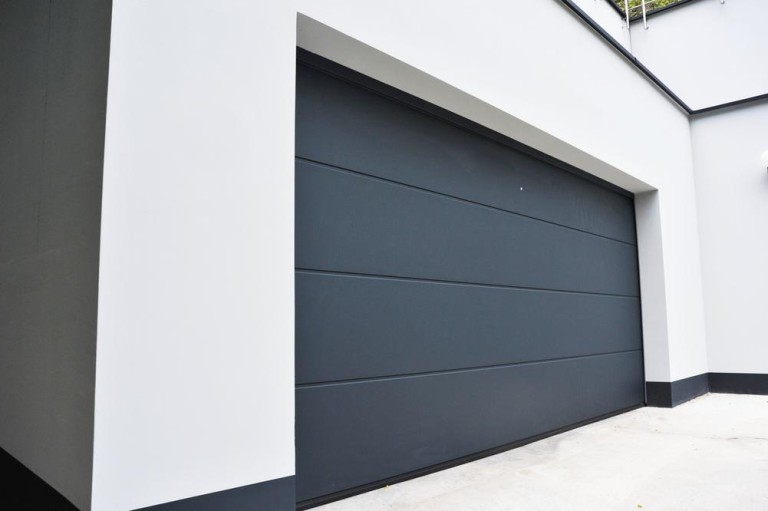 Porte de garage à Tourcoing, sectionnelle ou basculante ?